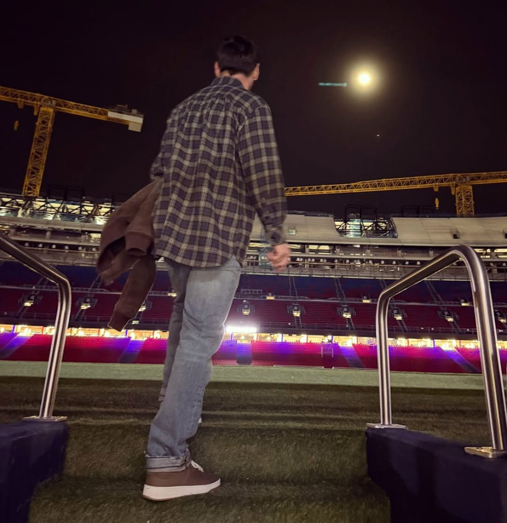 La noche anterior al inicio de la concentración albiceleste, Messi se acercó al estadio y compartió varias fotos.