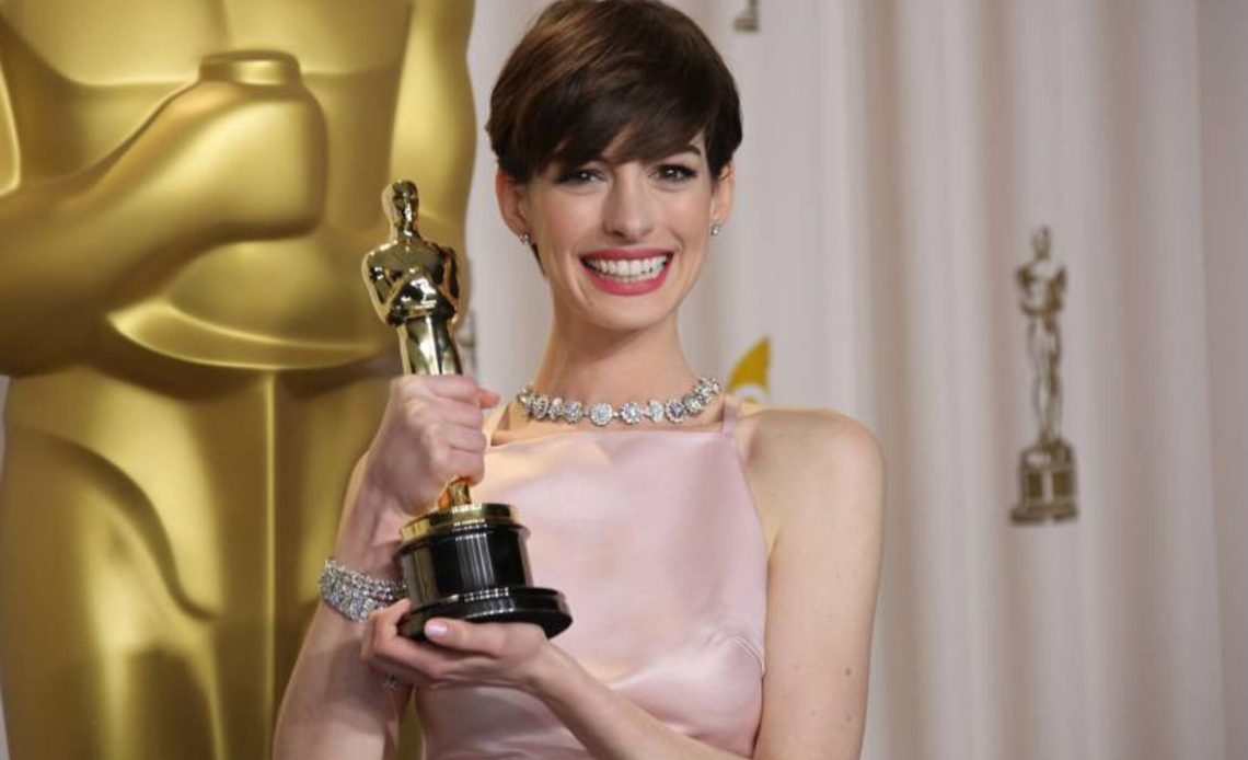 La actriz Anne Hathaway cumple 43 años y repasa una trayectoria marcada por grandes interpretaciones en películas como El diario de la princesa, Los miserables y El diablo viste a la moda.