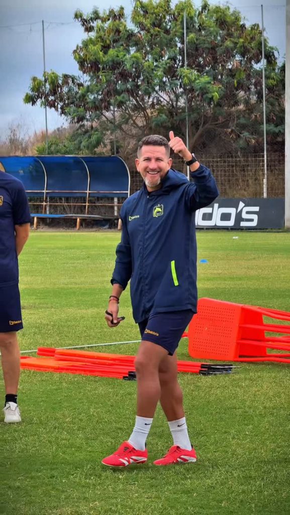 Este catastrófico resultado precipitó la renuncia del entrenador Patricio Urrutia.