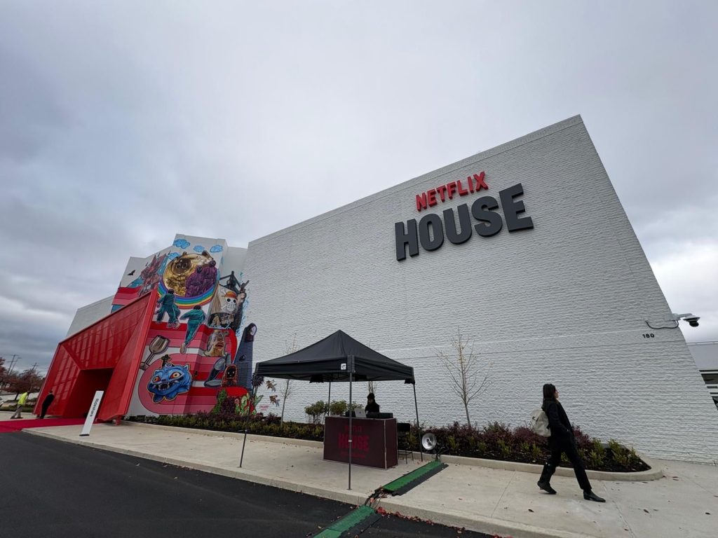 Netflix abrió su primer parque temático, llamado Netflix House, en Filadelfia.