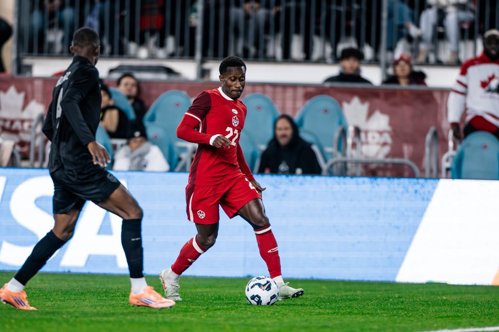 Con un jugador más en cancha casi todo el partido, Ecuador no pasó del empate ante Canadá.