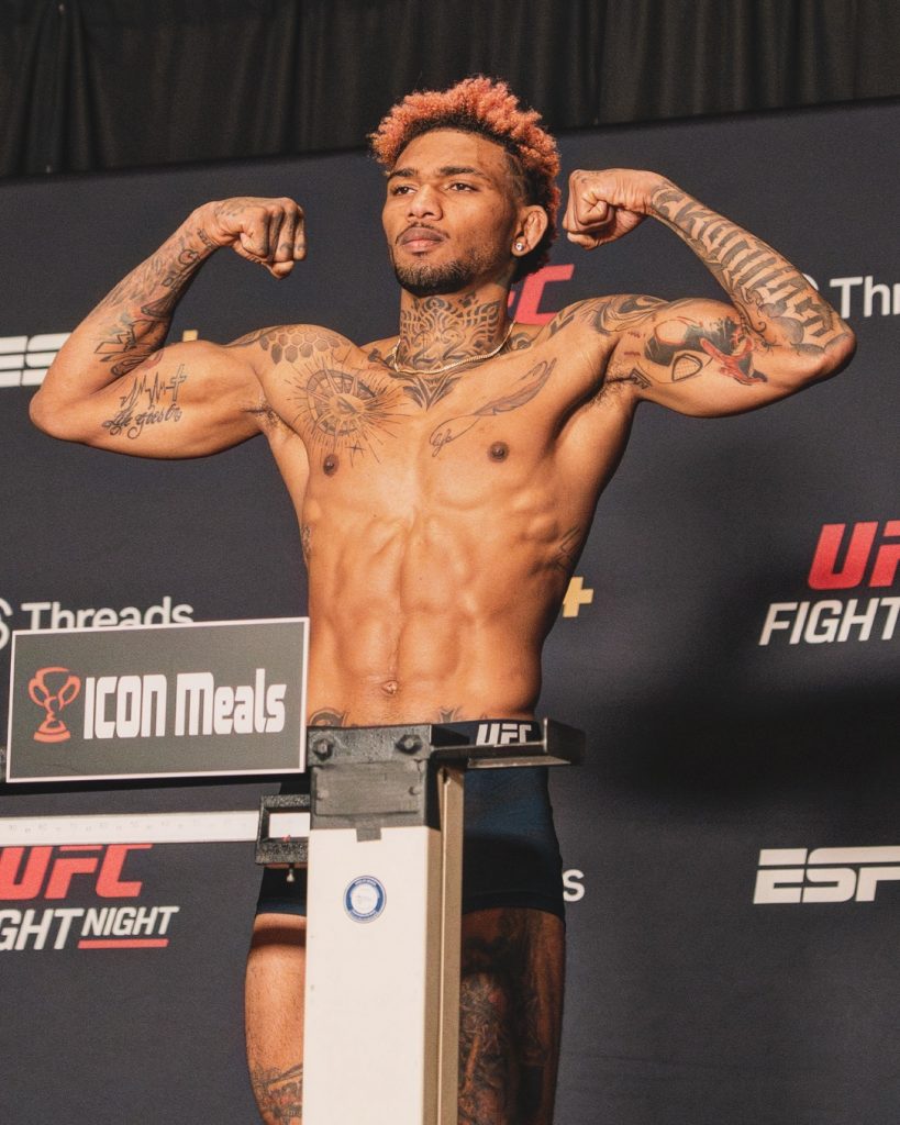 Morales marcó 170.6 libras en la báscula, mientras que su rival dio 160.4 libras