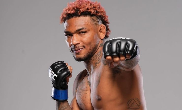 Morales, de 26 años, había afirmado con seguridad que buscaría la victoria en el asalto inicial.