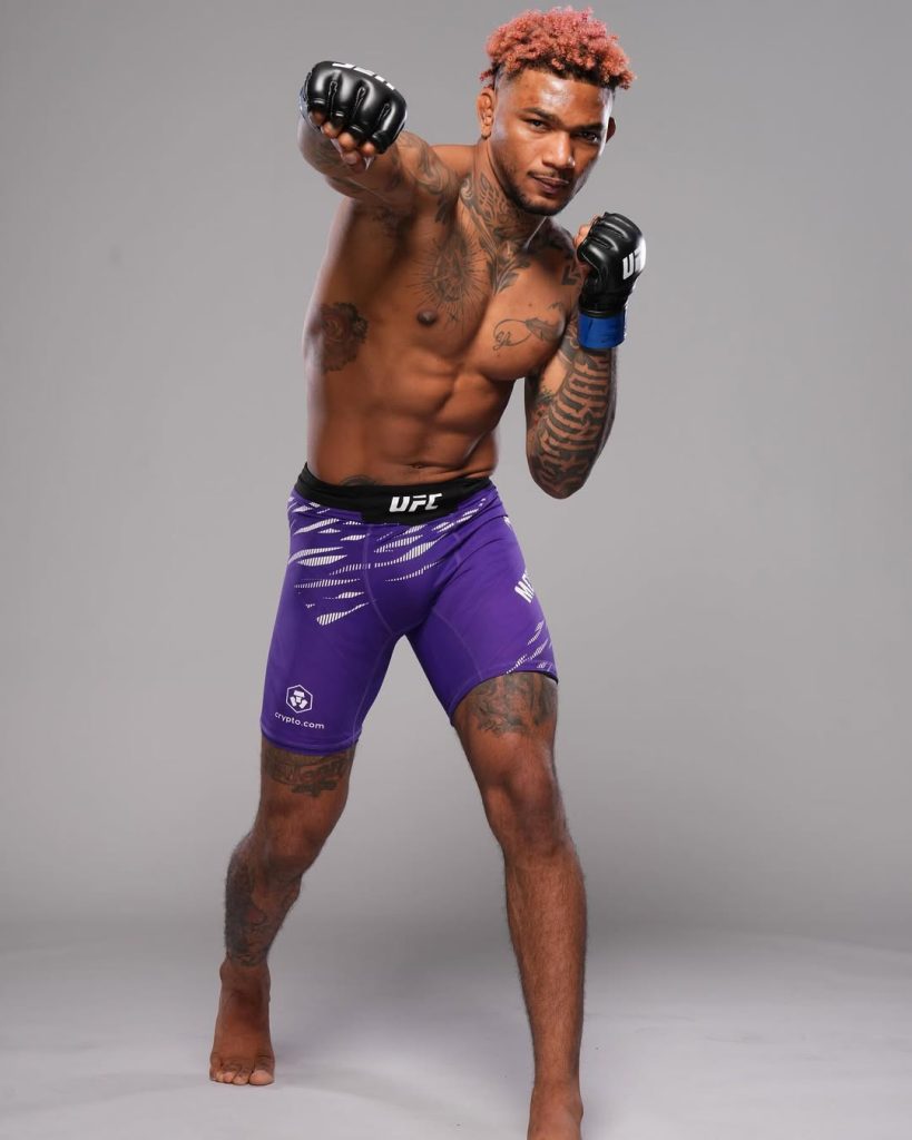 Desde el primer momento en que el ecuatoriano pisó el octágono de Nueva York, su confianza fue palpable.