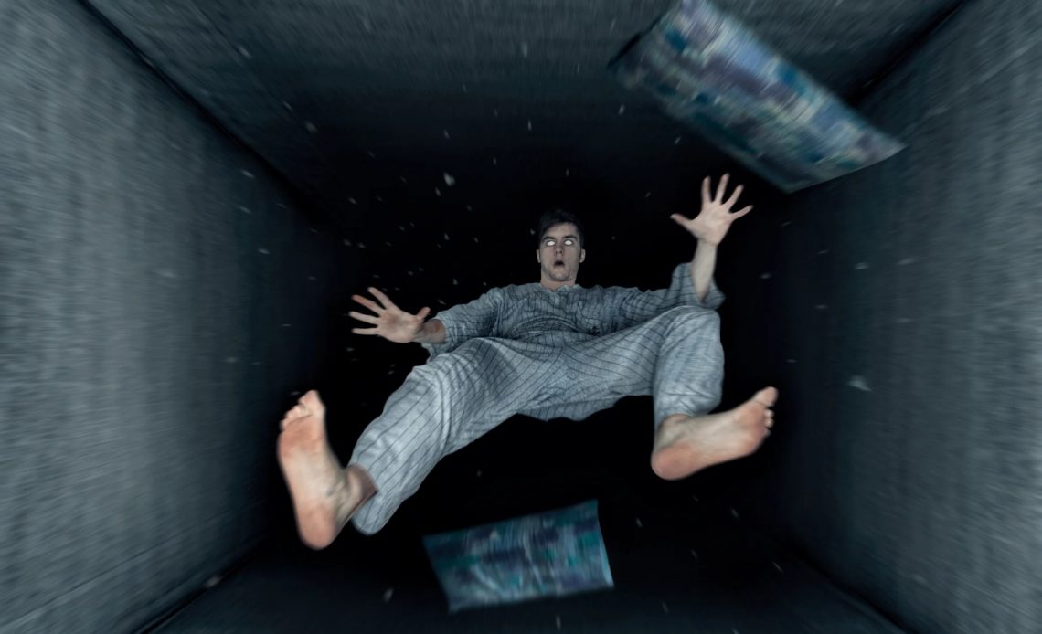 El “brinco” que muchas personas sienten en los pies o en el cuerpo al quedarse dormidas tiene una explicación científica.