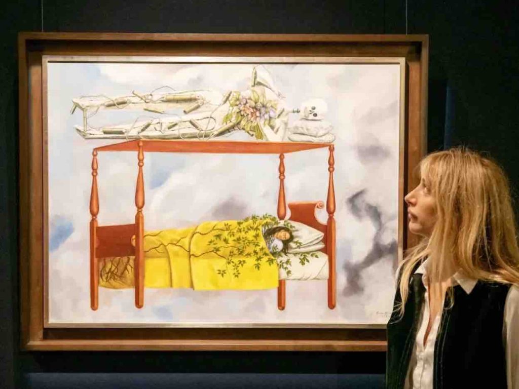 La pintura El sueño (La cama) de Frida Kahlo se convirtió en la obra más cara de una mujer jamás subastada.