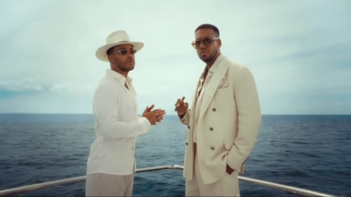 Romeo Santos y Prince Royce anuncian una colaboración en el álbum Better Late Than Never, que se lanzará el 28 de noviembre.
