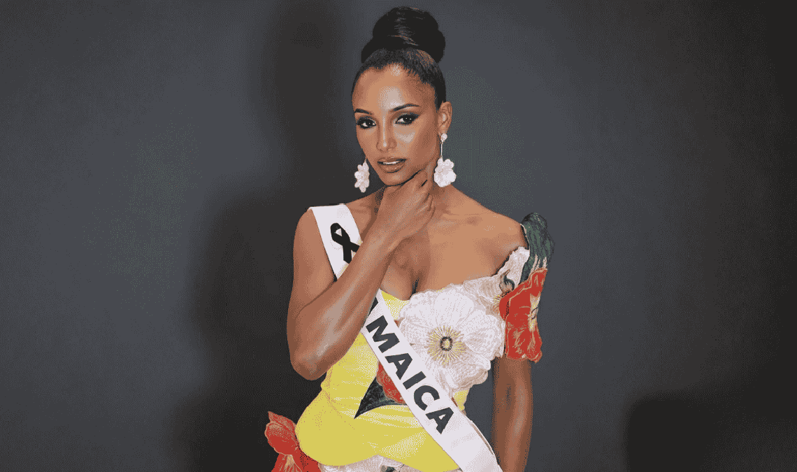 A una semana del incidente, la modelo continúa hospitalizada.