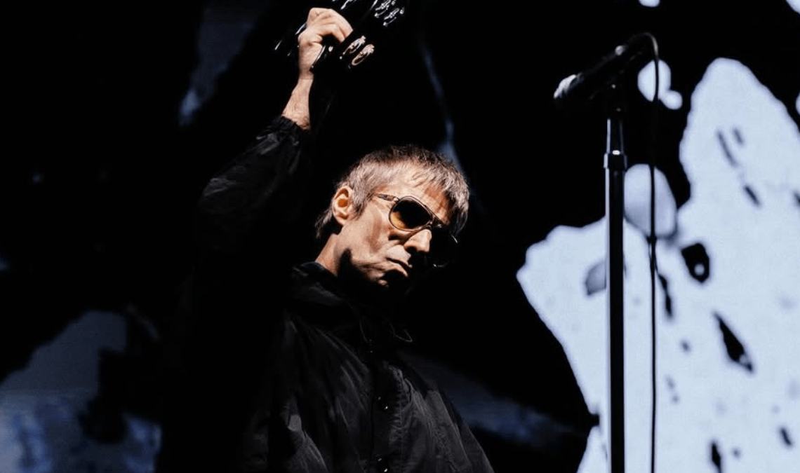 El cantante británico explicó que celebró el cierre del tour tomándose algunas cervezas.