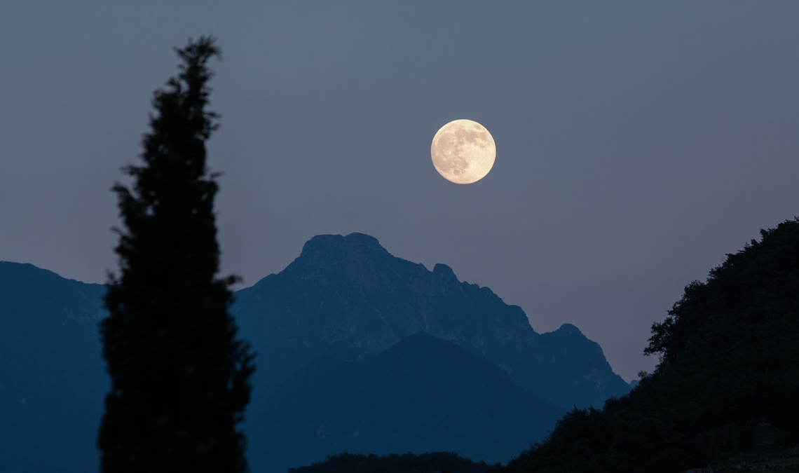 La última superluna del 2025, conocida como Luna Fría, podrá verse en Ecuador el 4 de diciembre.
