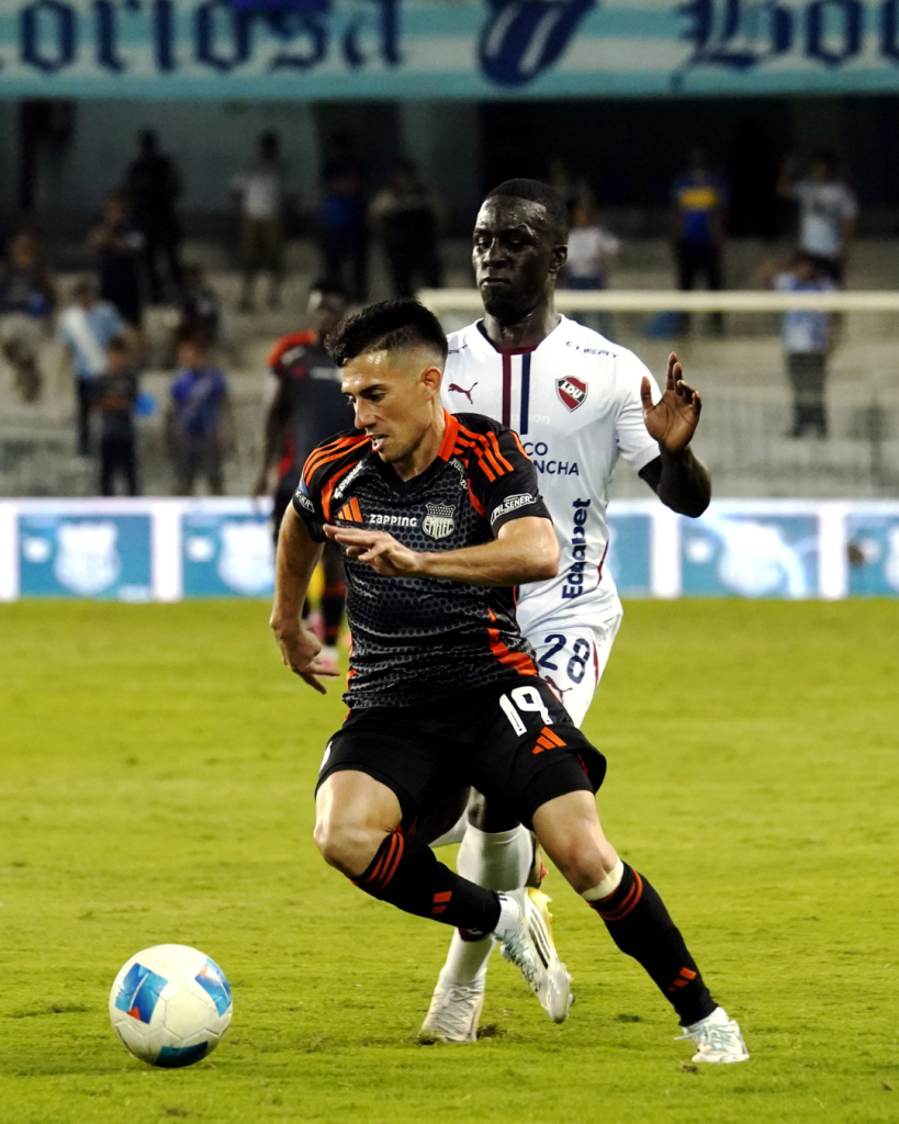 El Bombillo necesita una estrategia ofensiva para revertir el marcador.