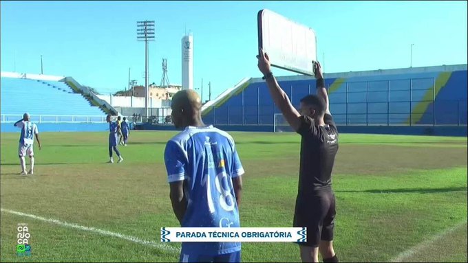 Una escena inusual y altamente controversial capturó la atención del fútbol brasileño el pasado fin de semana.