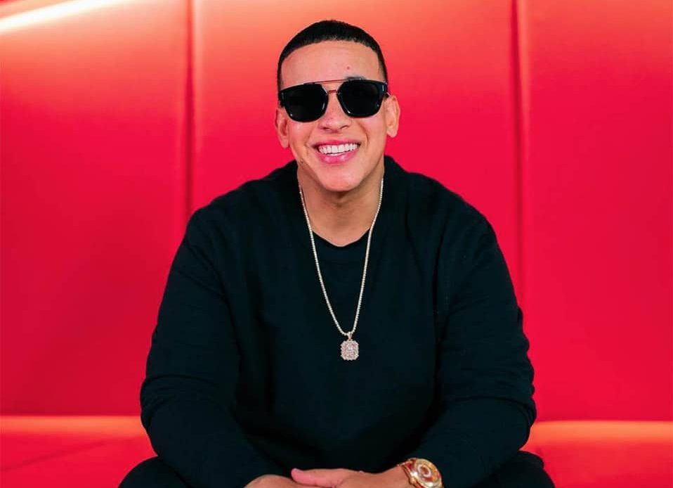Tras conocerse la demanda interpuesta por Daddy Yankee contra su exesposa, Mireddys González, y Raphy Pina, el empresario puertorriqueño rompió el silencio.