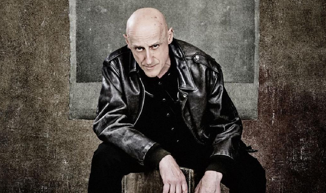 Durante más de cuatro décadas, el nombre de Jorge Ilegal estuvo indisolublemente ligado al rock español más genuino y sin concesiones.