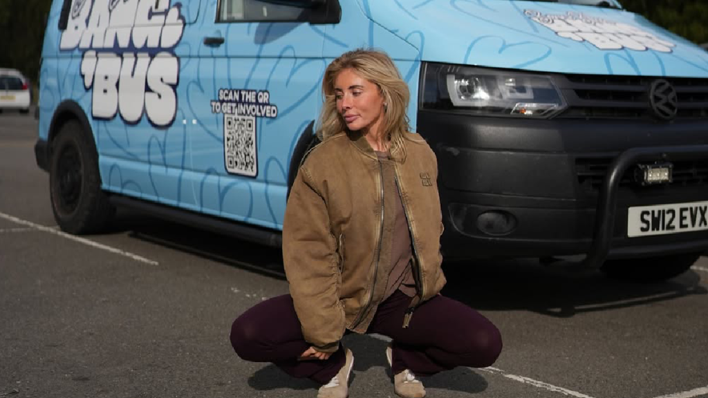 La BBC informó que Billinger también recibió una multa sustancial y las autoridades la incluyeron en la “lista negra” migratoria del país.