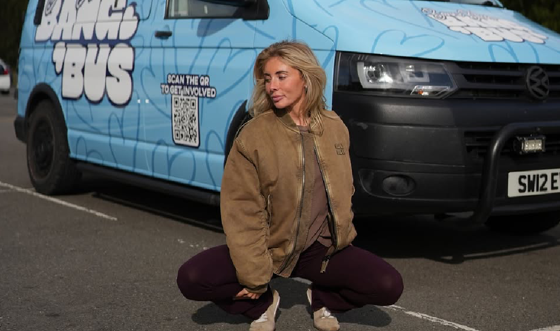 La BBC informó que Billinger también recibió una multa sustancial y las autoridades la incluyeron en la “lista negra” migratoria del país.