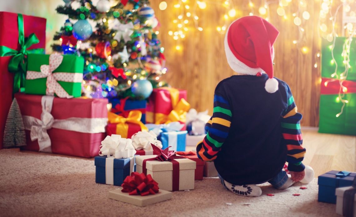 La Navidad se asocia inevitablemente con Santa Claus, sus elfos y la alegría de recibir regalos.