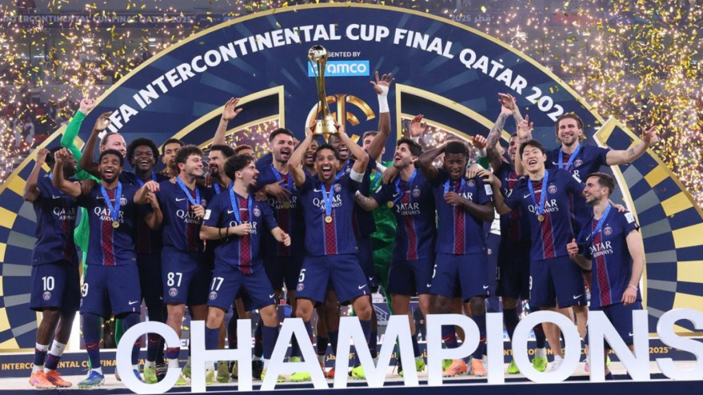 PSG, con Willian Pacho como titular, venció al Flamengo de Gonzalo Plata por penales y se consagró campeón de la Copa Intercontinental.
