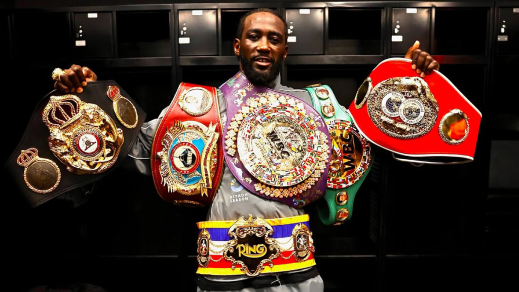 El estadounidense tomó esta decisión solo tres meses después de su histórica victoria sobre Saúl "Canelo" Álvarez, donde conquistó el campeonato indiscutido de peso supermediano.