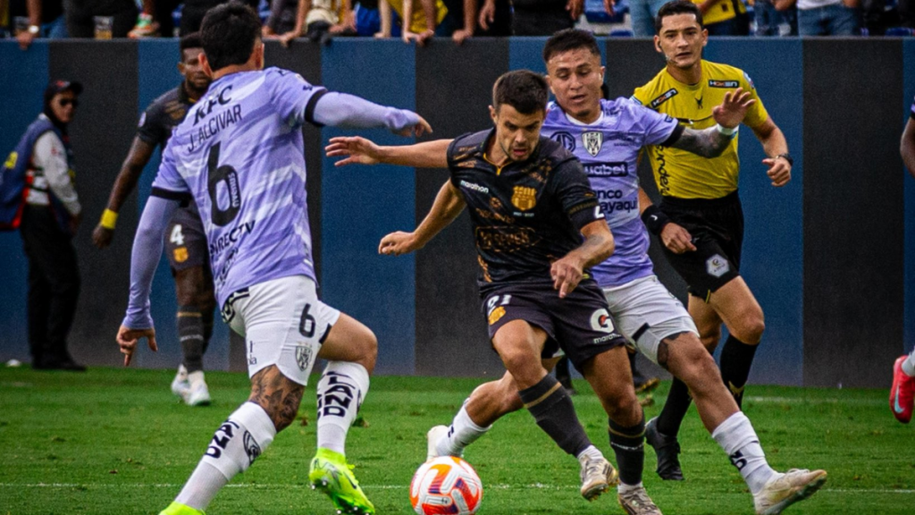Con gol de Ronald Briones en el primer tiempo, Independiente del Valle superó a Barcelona por la última fecha del Hexagonal Final.
