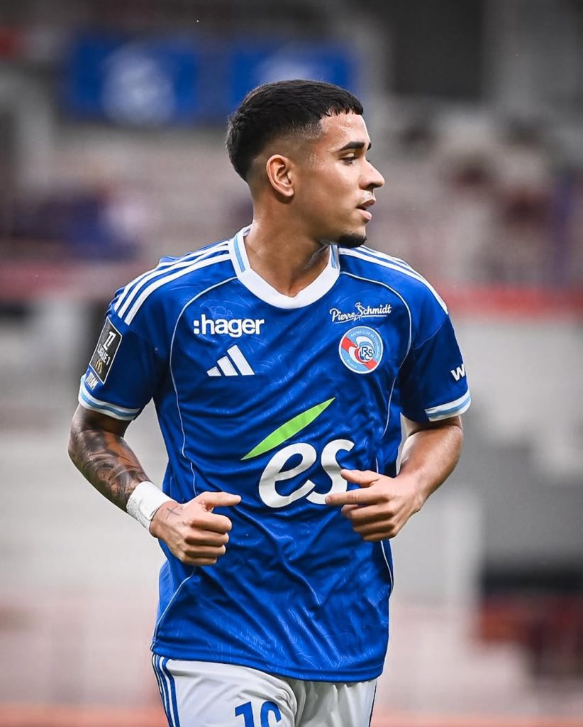 Más allá de su rendimiento deportivo, el reporte menciona factores extrafutbolísticos que complican su continuidad.