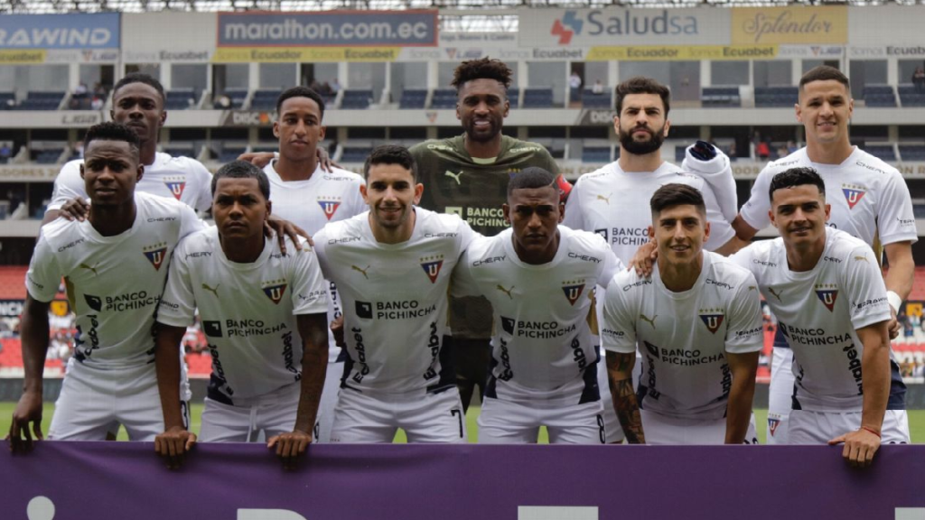 La directiva de Liga Deportiva Universitaria de Quito quiere premiar la fidelidad de su hinchada desde el primer minuto del año.