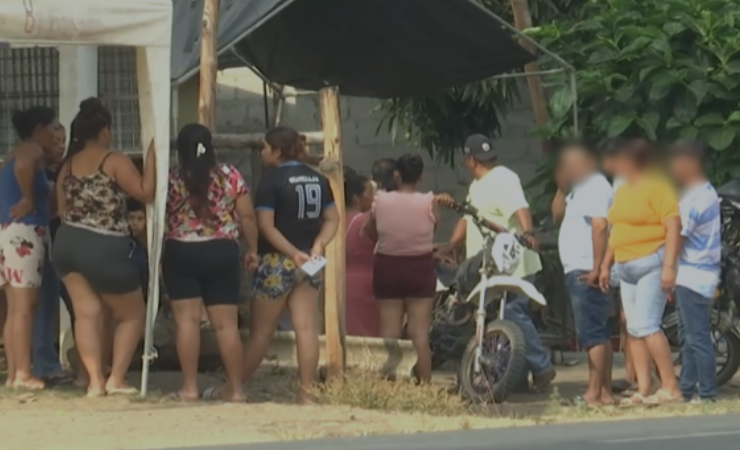 Las familias mantienen la esperanza de encontrarlos con vida y piden a la población difundir sus fotografías para agilizar el proceso.