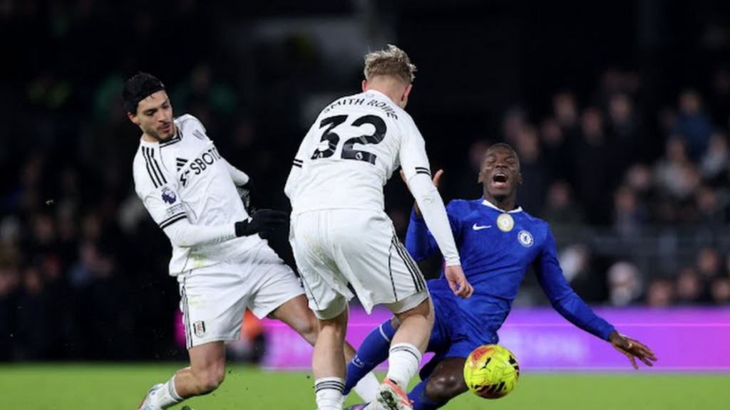 Fulham venció 2-1 al Chelsea en la fecha 21 de la Premier League. El ecuatoriano Moisés Caicedo regresó a la titularidad.