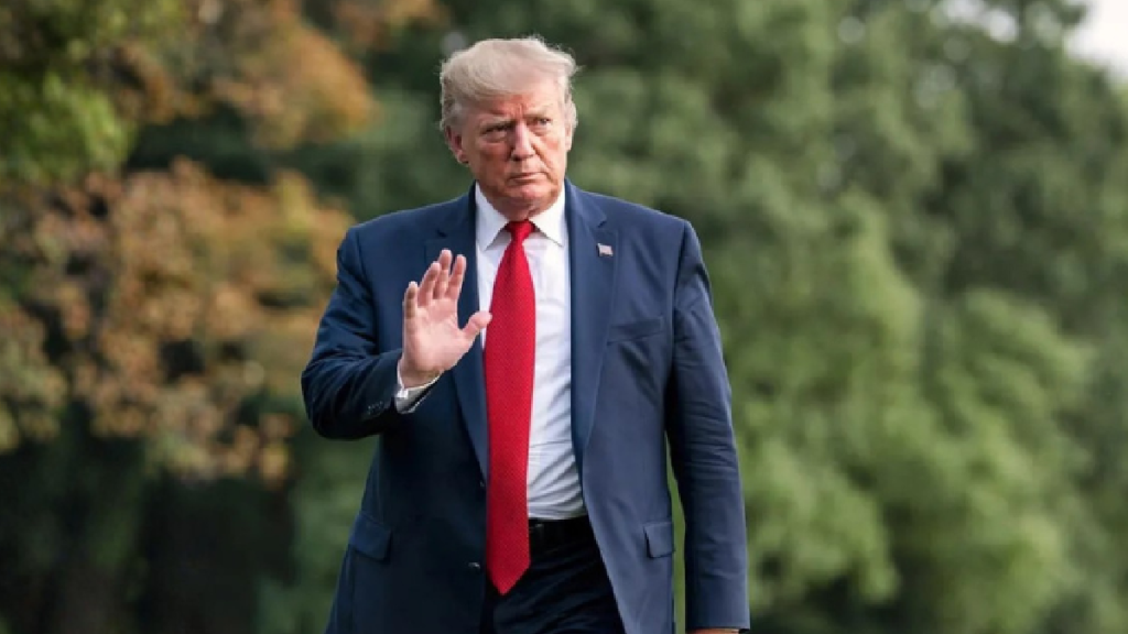 Donald Trump confirmó que las autoridades interinas del país sudamericano cederán entre 30 y 50 millones de barriles de petróleo calidad elevada.