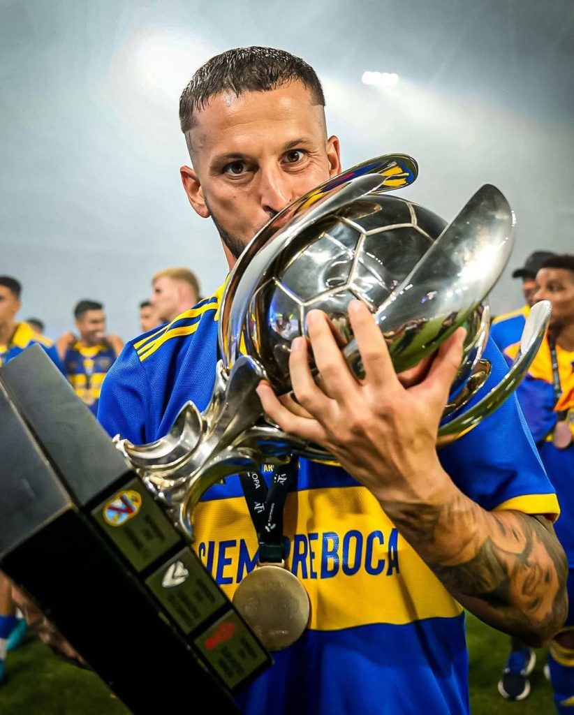 La directiva apuesta por un hombre con "olfato goleador" y la personalidad necesaria para soportar la presión de jugar en el equipo más popular del país.