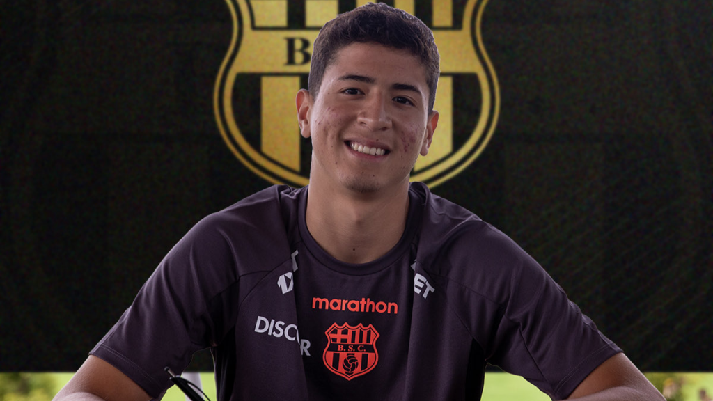 Barcelona Sporting Club confirmó el fichaje de Carlos Medina, joven talento de 16 años que llega libre desde Independiente del Valle.
