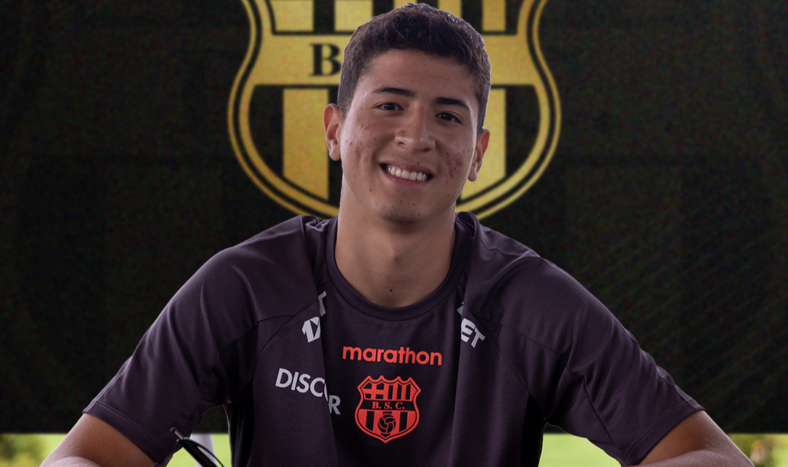 Barcelona Sporting Club confirmó el fichaje de Carlos Medina, joven talento de 16 años que llega libre desde Independiente del Valle.