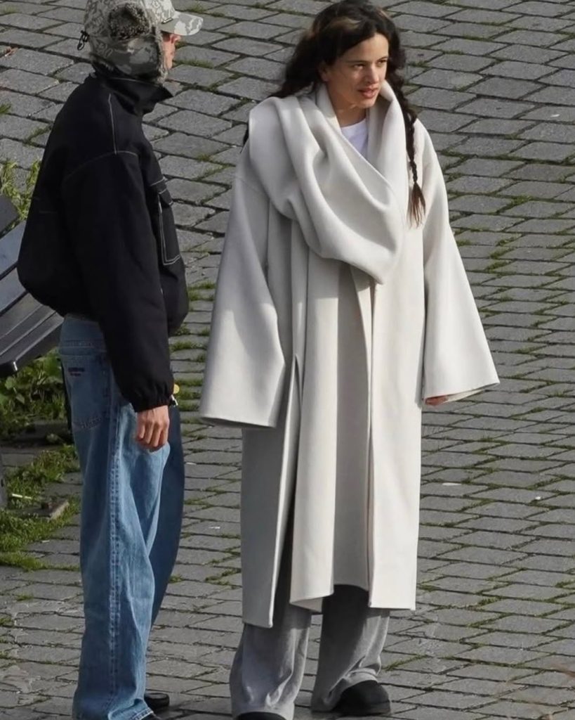 Aunque Rosalía se encuentra en plena promoción de su nueva era musical, la artista siempre encuentra un espacio en su agenda para reencontrarse con la modelo.