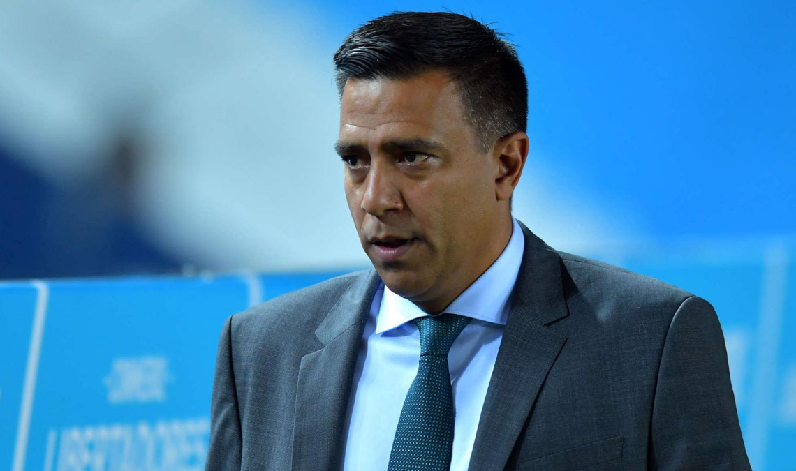 César Farías ya tiene lista su visa y su llegada a Barcelona SC es inminente. El DT venezolano se alista para asumir antes del inicio oficial de la temporada.