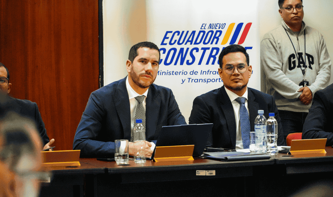 El Ministerio de Infraestructura y Transporte lideró la Mesa Técnica Aeronáutica para tratar temas clave del sector aéreo y fortalecer la conectividad y competitividad del país.