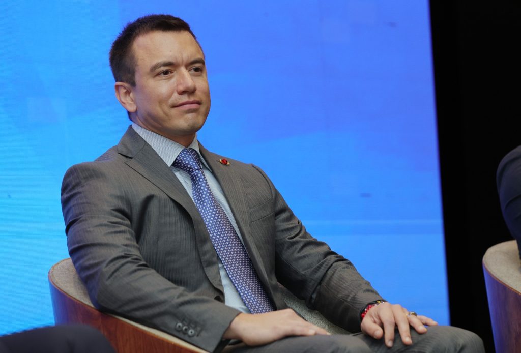 El presidente Daniel Noboa oficializó el ingreso de 789 nuevos docentes al sistema educativo nacional tras un concurso de méritos, con inversión estatal y cobertura en todo el país.