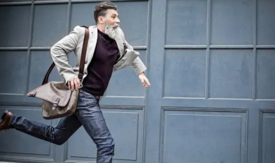 La sensación de vivir “apurado” se asocia con más estrés, según estudios y especialistas.