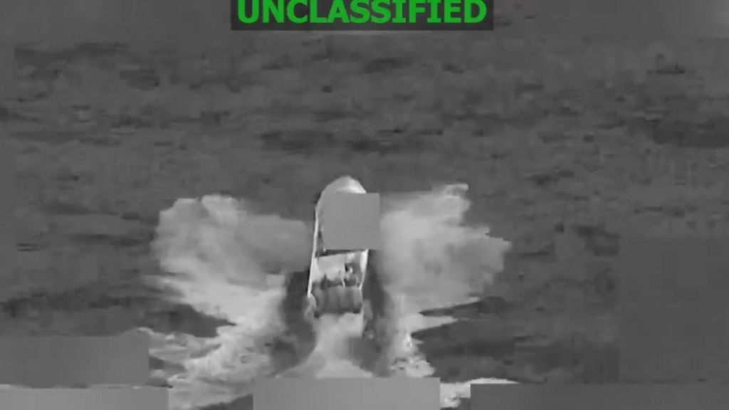 EE. UU. ataca embarcación