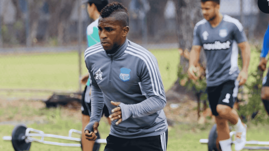 Cristhian Noboa habló sobre el futuro de Miller Bolaños en Emelec y confirmó diálogos abiertos, aunque el aspecto contractual sigue siendo el principal obstáculo.