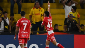 Barcelona perdió 0-1 ante Argentinos Juniors en el estadio Monumental por la ida de la Fase 2 de la Copa Libertadores.
