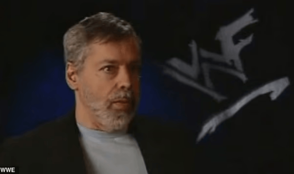 Kerwin Silfies, director de producción televisiva, fue despedido por WWE.