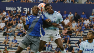 LigaPro anunció la reprogramación del partido entre Universidad Católica y Emelec, por motivos de seguridad.