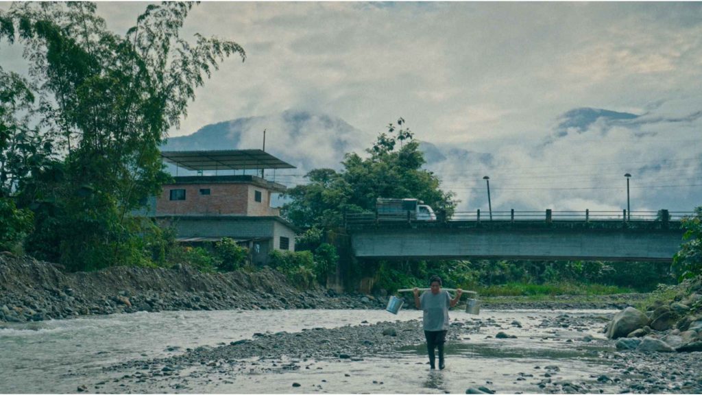 En Ecuador seis de cada diez familias rurales aún no tienen acceso seguro a agua potable. Para muchas, obtenerla implica caminar largas distancias y dedicar varias horas al día.