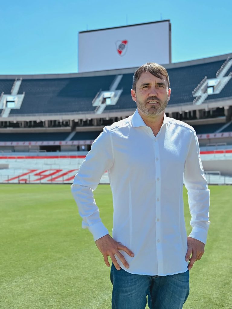 Cabe recordar que el "Chacho" dejó una huella imborrable como futbolista del club entre 1999 y 2004