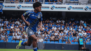 Luis Fragozo, joven promesa de Emelec, será sparring de la Selección Ecuatoriana en amistosos ante Marruecos y Países Bajos.