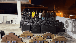Operativo “Malaquita II - Encuentro XLIV” dejó dos toneladas de cocaína incautadas en Babahoyo y cinco detenidos vinculados a “Los Lobos”.