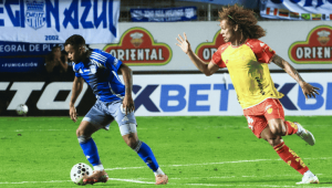 Aucas derrotó 2-0 a Emelec en la fecha 8 de la LigaPro. El equipo eléctrico jugó con diez hombres desde el inicio y continúa en zona de descenso.