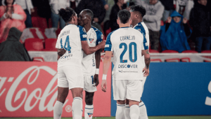 LDU Quito derrotó 2-0 a Mirassol en el Rodrigo Paz Delgado por la Copa Libertadores. El equipo albo dominó desde el inicio y aseguró el triunfo en casa.