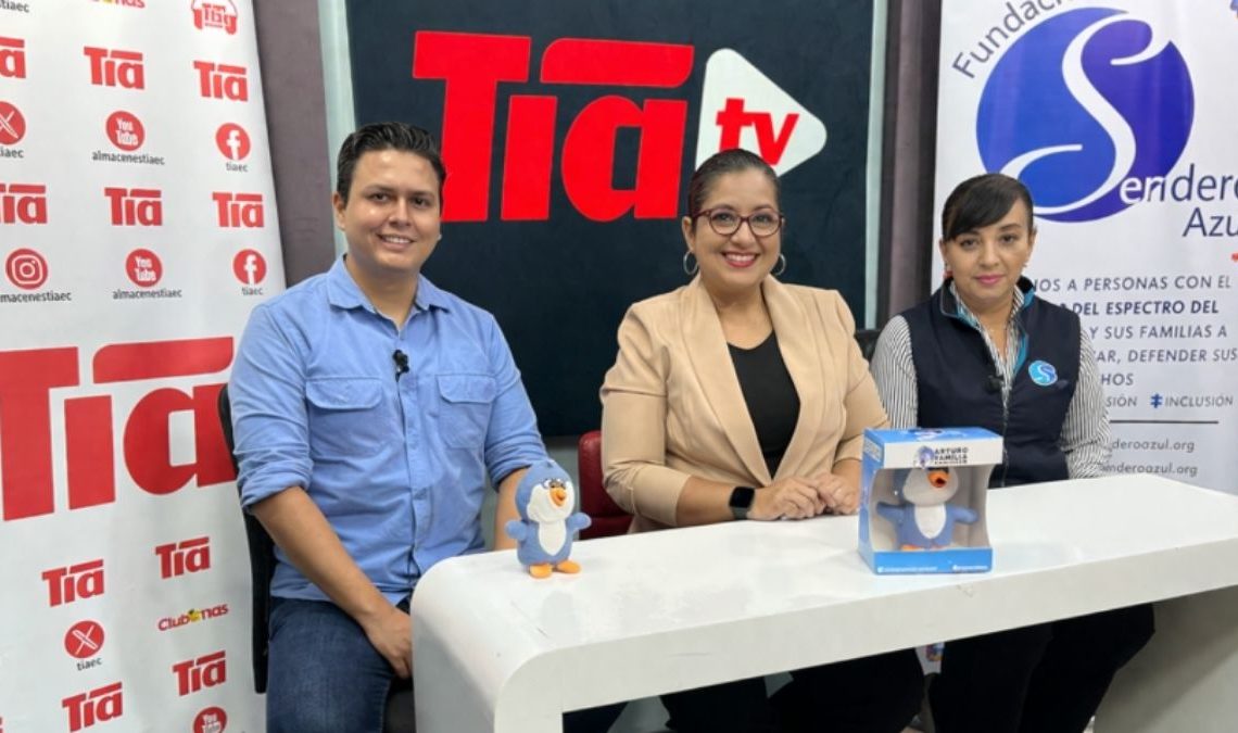 Eduardo Palacios compartió su historia personal y presentó a Arturo Pingüino Ártico, un personaje que nace como una forma de expresión, sensibilización y visibilización del autismo.