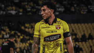 Joao Rojas confirmó que será operado de su rodilla izquierda en Chicago tras no superar una lesión.